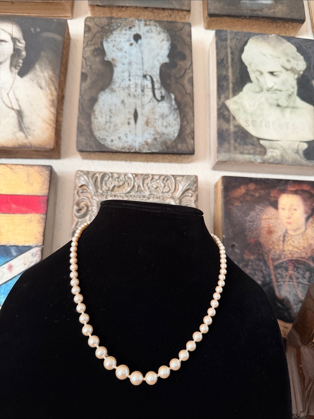 Vintage Monet Faux Pearl‎ Graduated Necklace Classic Elegant Jewelry